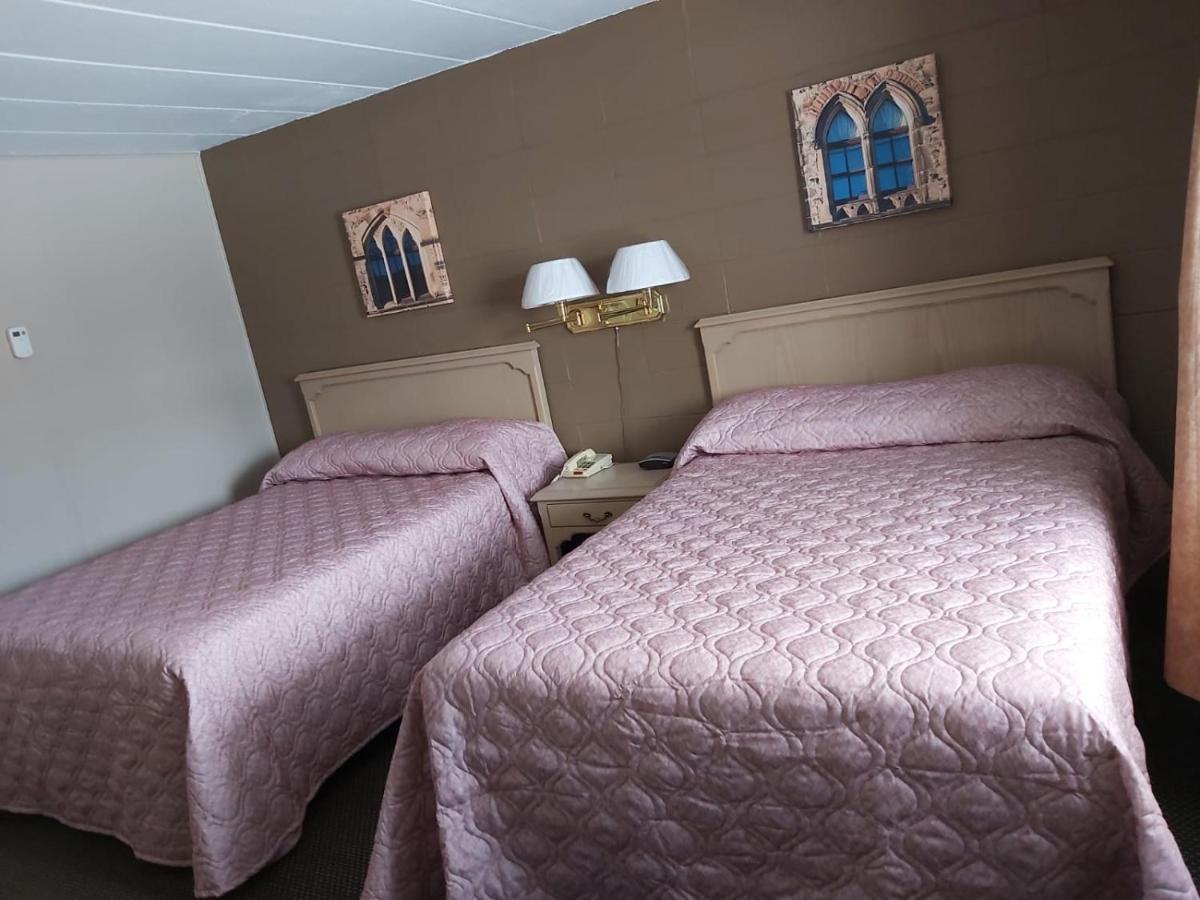 Arnprior Motor Inn Exteriér fotografie