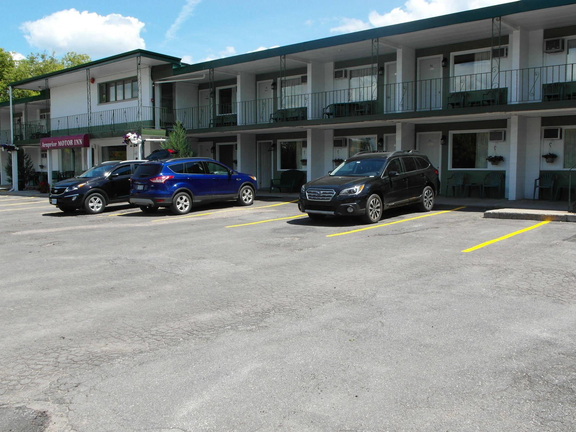 Arnprior Motor Inn Exteriér fotografie